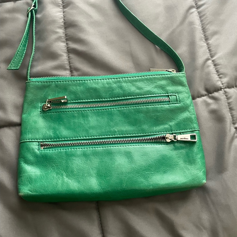 Crossbody bad w multiple pockets